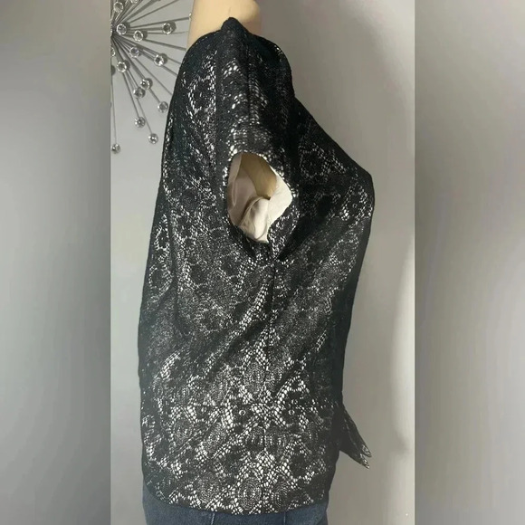 Marc by Marc Jacobs Women’s Black Floral Lace Top with Bow - Picture 3 of 12